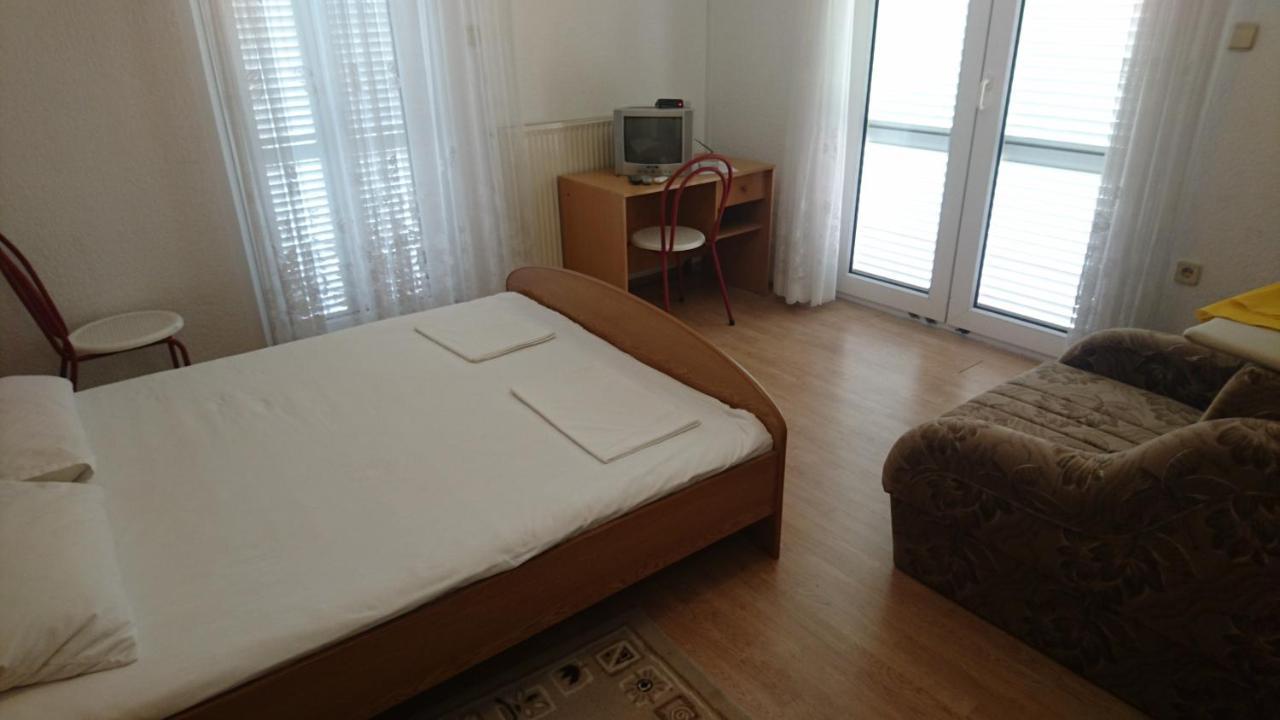 Restoran Sirena Bed and Breakfast Dramalj Exterior foto